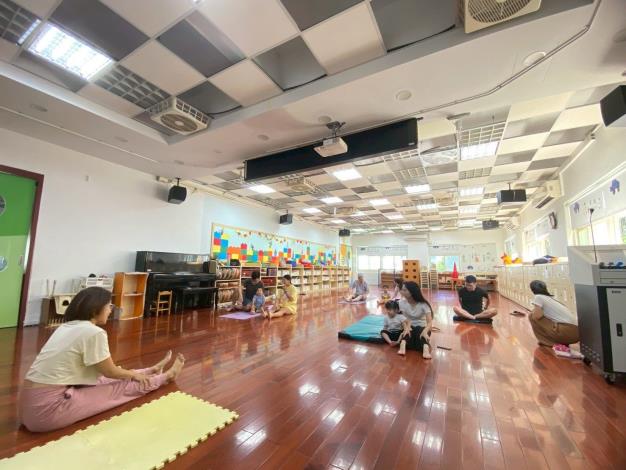 LINE_ALBUM_20251018 士林園親子瑜伽_251018_244