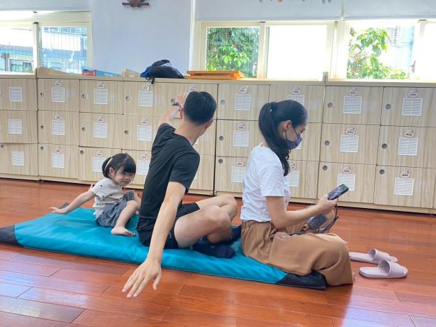 LINE_ALBUM_20251018 士林園親子瑜伽_251018_234