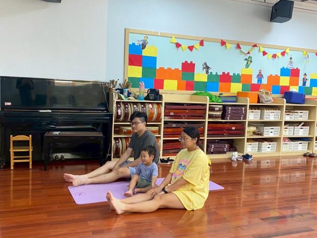 LINE_ALBUM_20251018 士林園親子瑜伽_251018_242