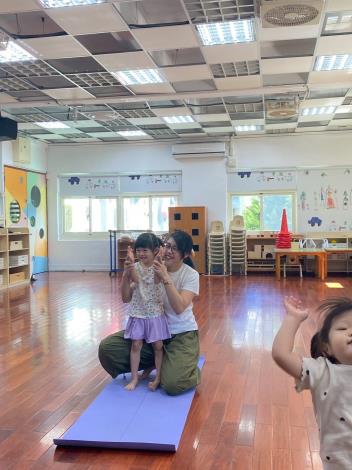 LINE_ALBUM_20251018 士林園親子瑜伽_251018_192