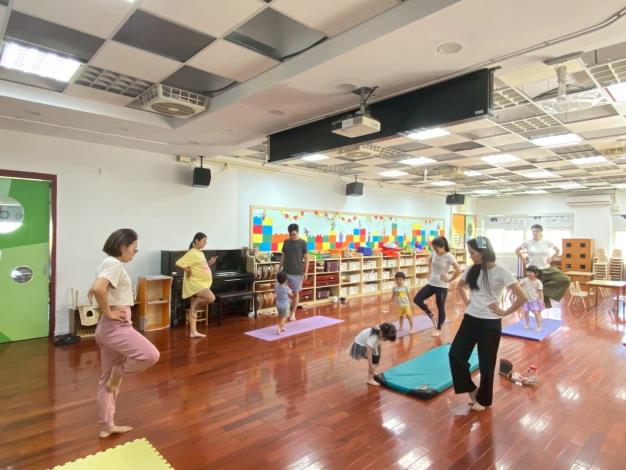 LINE_ALBUM_20251018 士林園親子瑜伽_251018_148