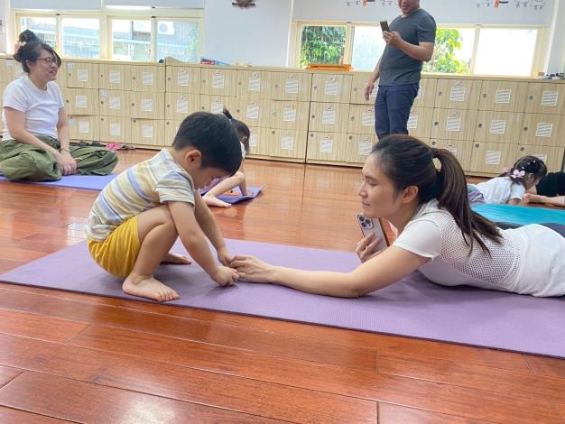 LINE_ALBUM_20251018 士林園親子瑜伽_251018_108