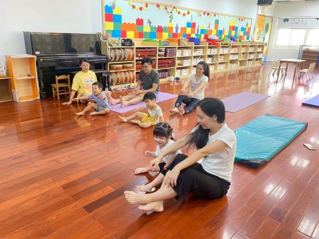 LINE_ALBUM_20251018 士林園親子瑜伽_251018_53