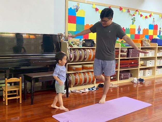 LINE_ALBUM_20251018 士林園親子瑜伽_251018_150