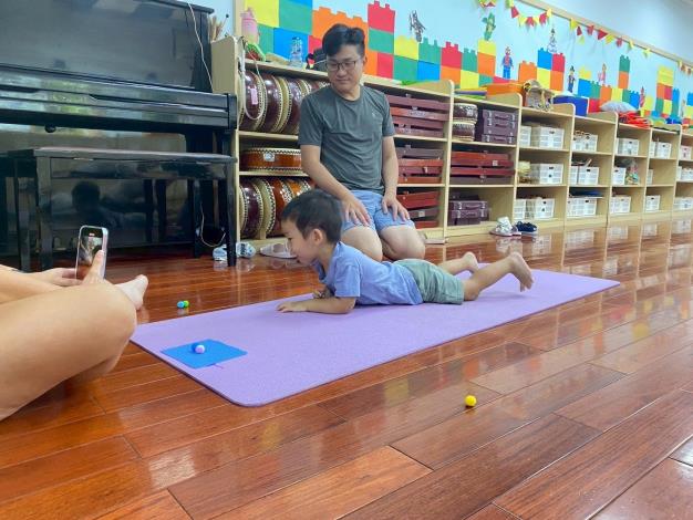 LINE_ALBUM_20251018 士林園親子瑜伽_251018_103