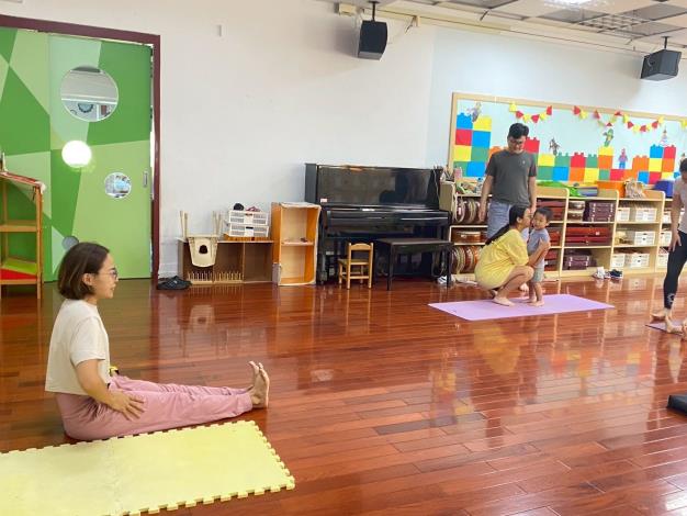 LINE_ALBUM_20251018 士林園親子瑜伽_251018_142