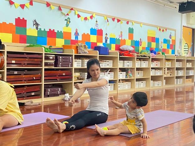 LINE_ALBUM_20251018 士林園親子瑜伽_251018_133