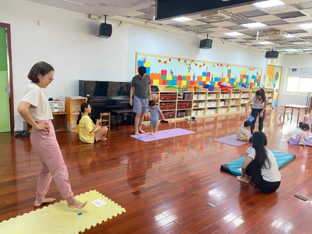 LINE_ALBUM_20251018 士林園親子瑜伽_251018_94