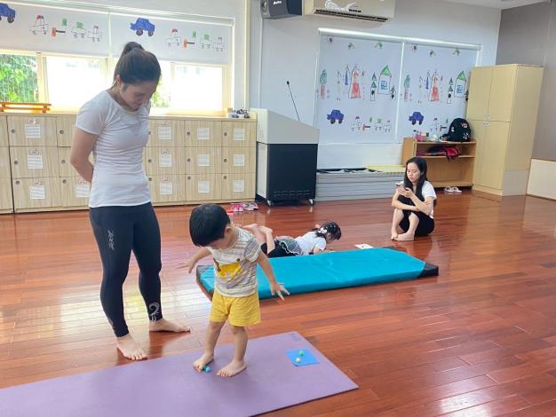 LINE_ALBUM_20251018 士林園親子瑜伽_251018_83