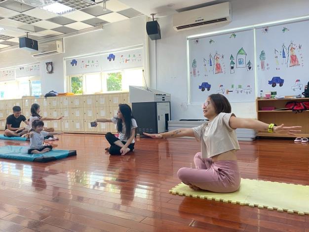 LINE_ALBUM_20251018 士林園親子瑜伽_251018_227