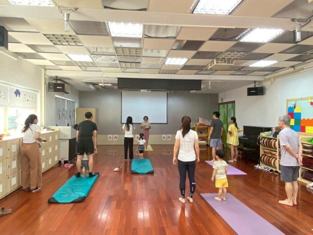 LINE_ALBUM_20251018 士林園親子瑜伽_251018_269