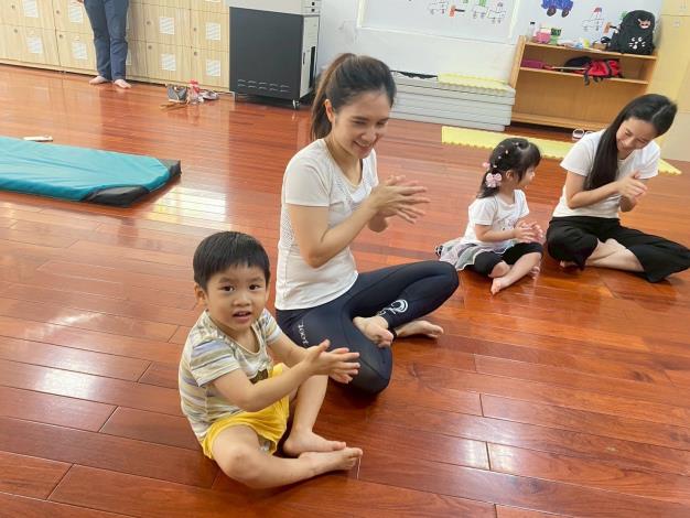 LINE_ALBUM_20251018 士林園親子瑜伽_251018_48