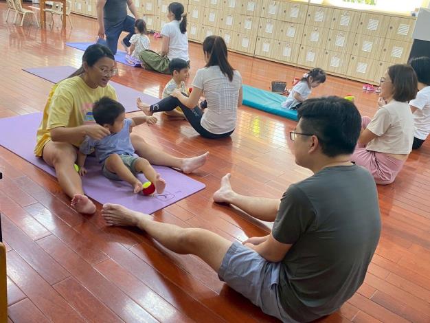 LINE_ALBUM_20251018 士林園親子瑜伽_251018_126