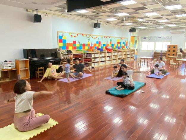 LINE_ALBUM_20251018 士林園親子瑜伽_251018_58