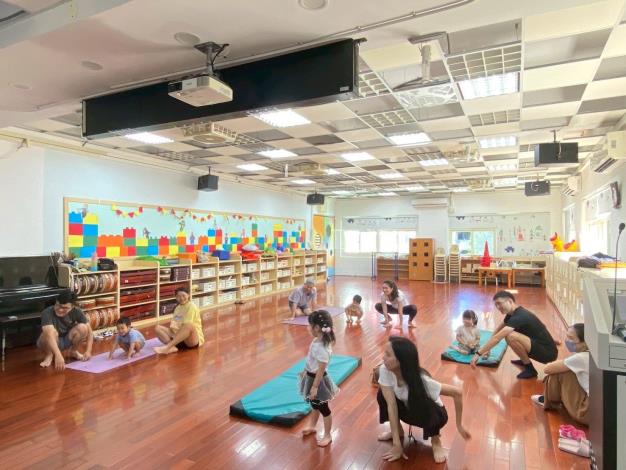 LINE_ALBUM_20251018 士林園親子瑜伽_251018_240