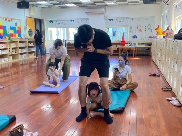 LINE_ALBUM_20251018 士林園親子瑜伽_251018_193