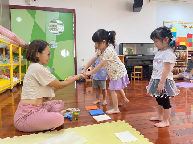 LINE_ALBUM_20251018 士林園親子瑜伽_251018_119