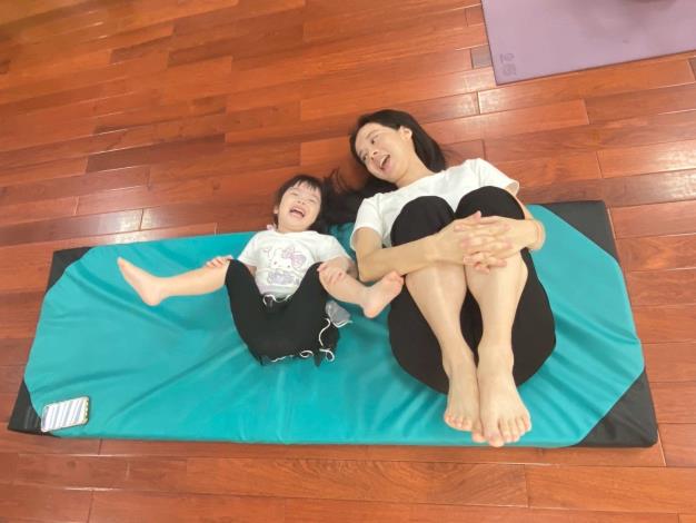 LINE_ALBUM_20251018 士林園親子瑜伽_251018_41