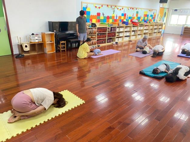 LINE_ALBUM_20251018 士林園親子瑜伽_251018_158