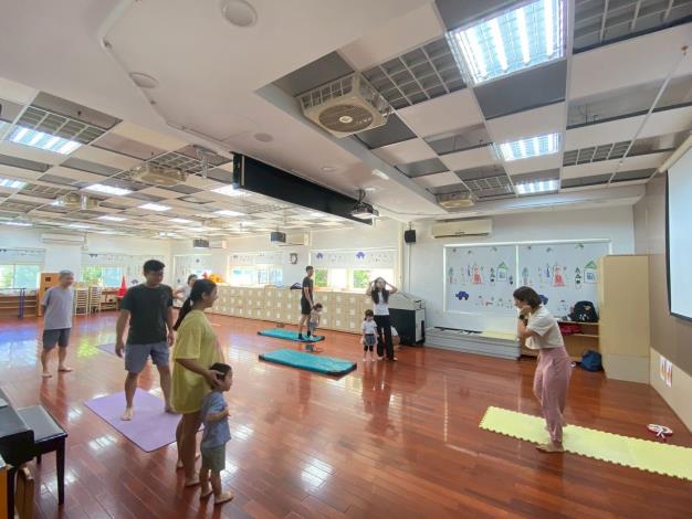 LINE_ALBUM_20251018 士林園親子瑜伽_251018_257