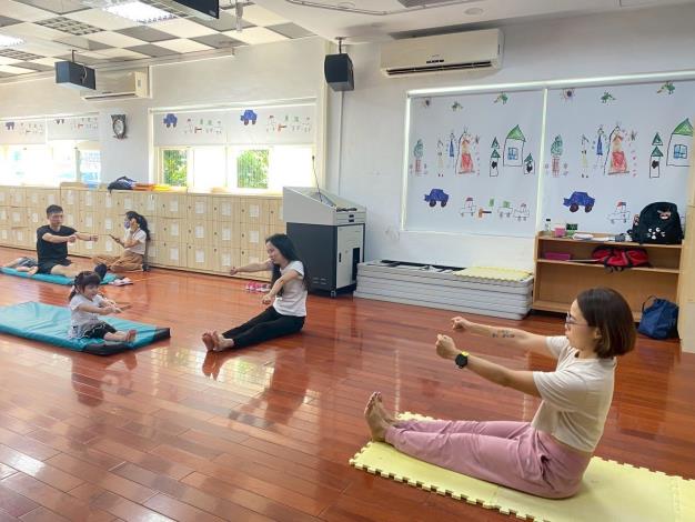 LINE_ALBUM_20251018 士林園親子瑜伽_251018_211