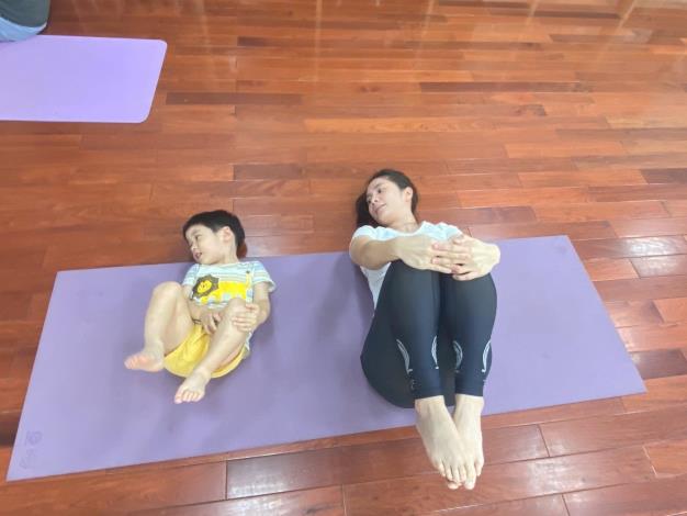 LINE_ALBUM_20251018 士林園親子瑜伽_251018_39