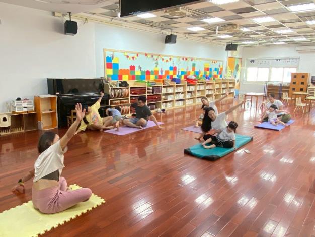 LINE_ALBUM_20251018 士林園親子瑜伽_251018_57