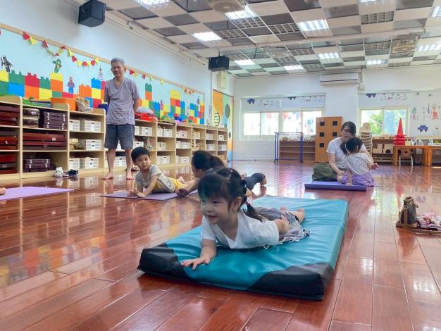 LINE_ALBUM_20251018 士林園親子瑜伽_251018_180