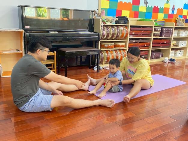 LINE_ALBUM_20251018 士林園親子瑜伽_251018_130