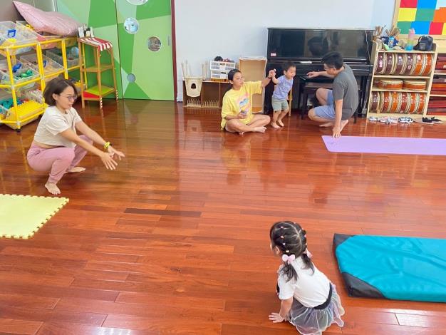 LINE_ALBUM_20251018 士林園親子瑜伽_251018_246