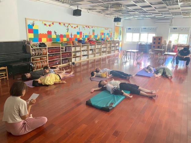 LINE_ALBUM_20251018 士林園親子瑜伽_251018_31