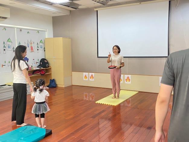 LINE_ALBUM_20251018 士林園親子瑜伽_251018_267