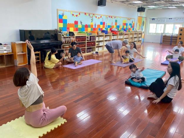 LINE_ALBUM_20251018 士林園親子瑜伽_251018_182