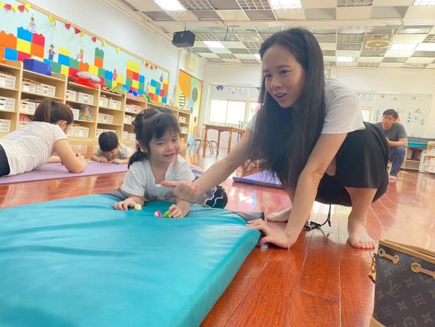 LINE_ALBUM_20251018 士林園親子瑜伽_251018_111