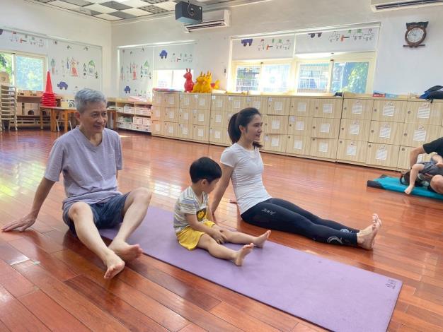 LINE_ALBUM_20251018 士林園親子瑜伽_251018_217