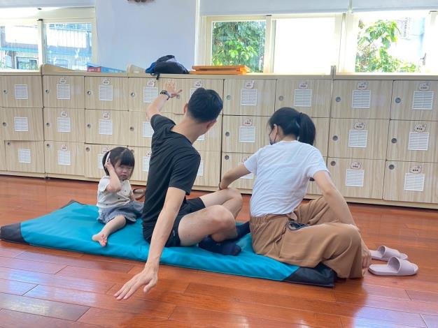 LINE_ALBUM_20251018 士林園親子瑜伽_251018_236