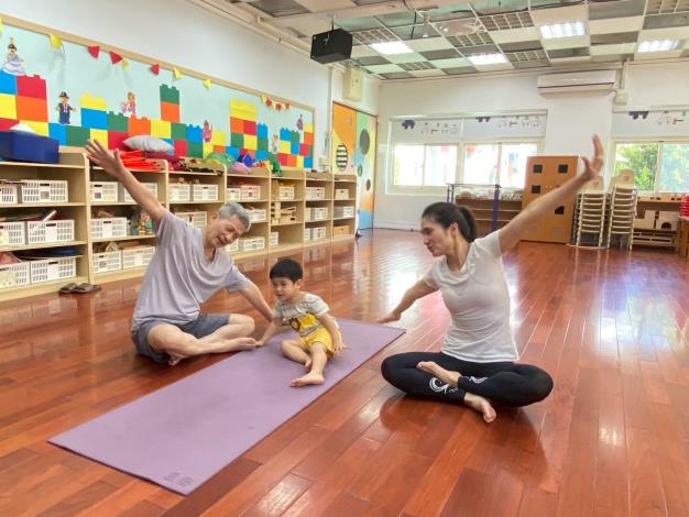 LINE_ALBUM_20251018 士林園親子瑜伽_251018_233