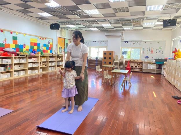 LINE_ALBUM_20251018 士林園親子瑜伽_251018_155