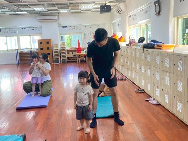 LINE_ALBUM_20251018 士林園親子瑜伽_251018_191