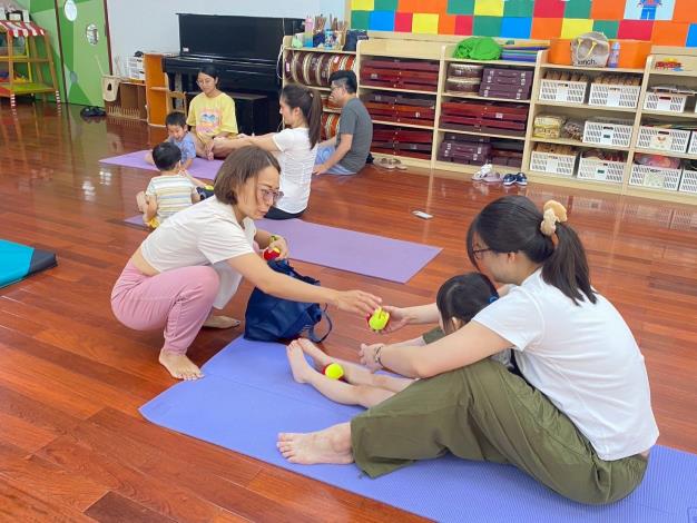 LINE_ALBUM_20251018 士林園親子瑜伽_251018_137