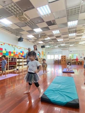 LINE_ALBUM_20251018 士林園親子瑜伽_251018_201