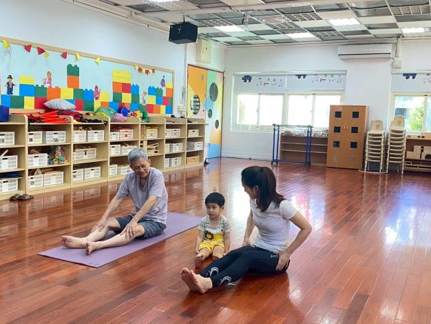 LINE_ALBUM_20251018 士林園親子瑜伽_251018_243