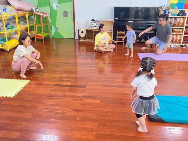 LINE_ALBUM_20251018 士林園親子瑜伽_251018_245