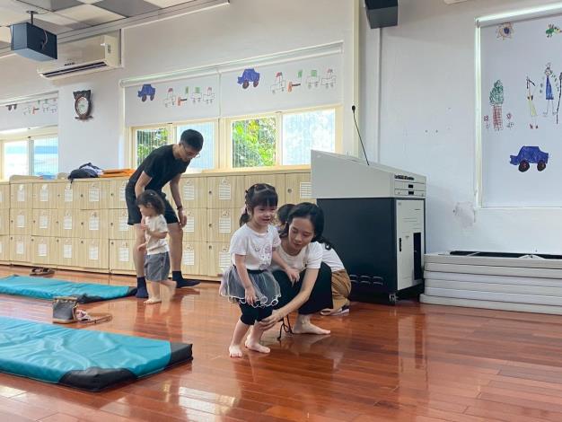 LINE_ALBUM_20251018 士林園親子瑜伽_251018_255