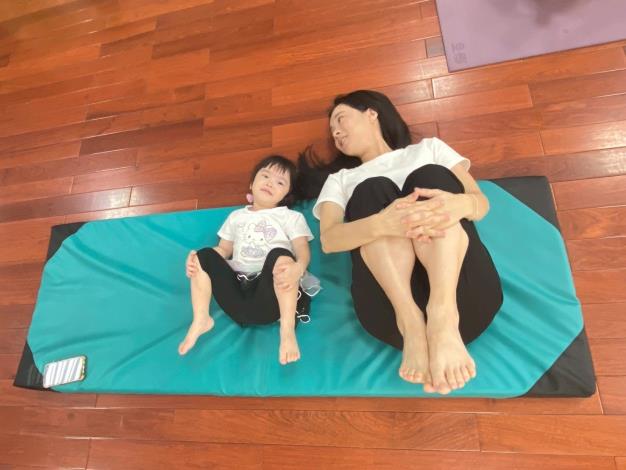 LINE_ALBUM_20251018 士林園親子瑜伽_251018_40