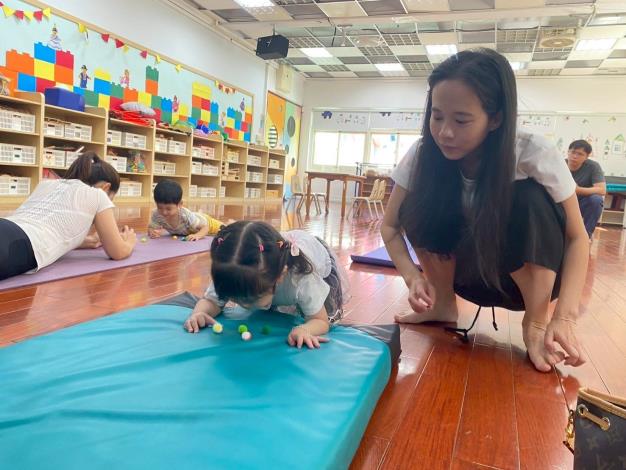 LINE_ALBUM_20251018 士林園親子瑜伽_251018_113