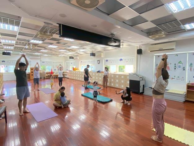 LINE_ALBUM_20251018 士林園親子瑜伽_251018_222