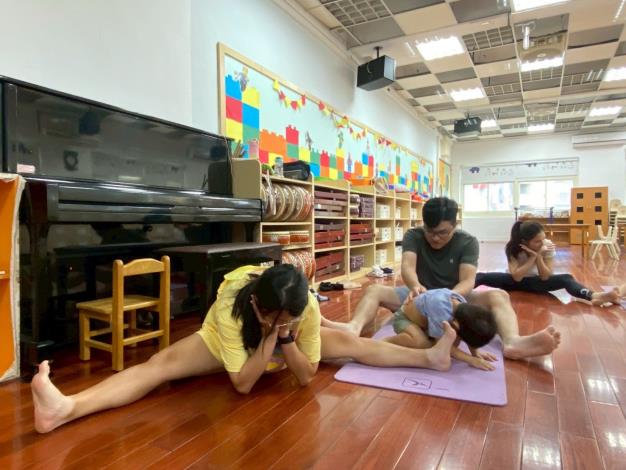 LINE_ALBUM_20251018 士林園親子瑜伽_251018_78