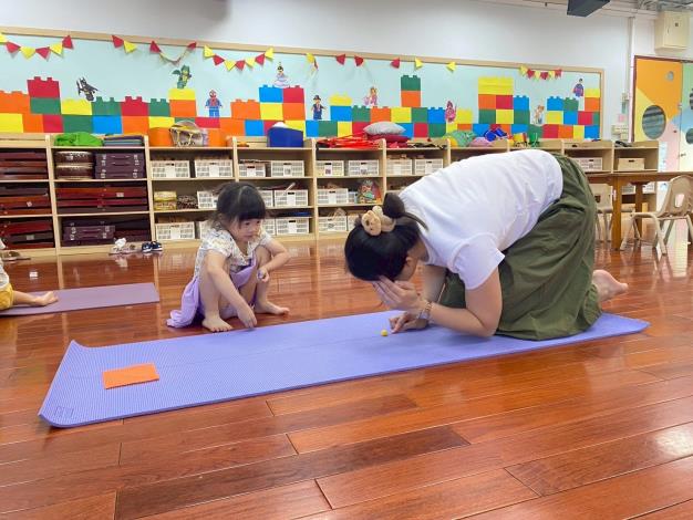 LINE_ALBUM_20251018 士林園親子瑜伽_251018_102