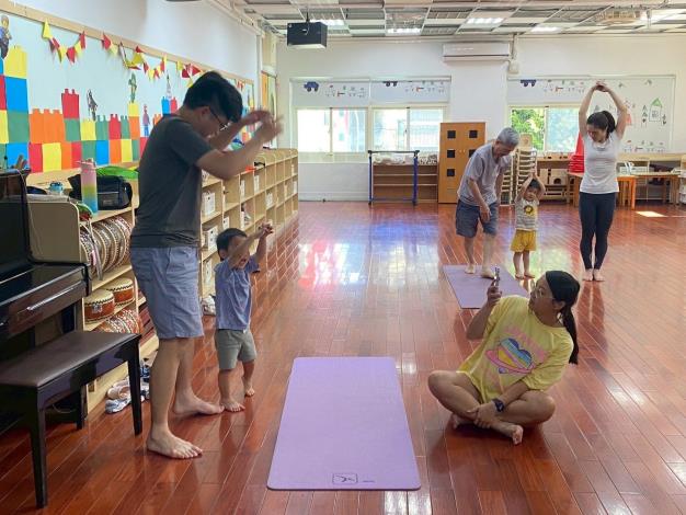 LINE_ALBUM_20251018 士林園親子瑜伽_251018_220